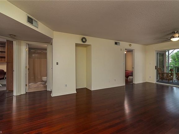 5th image of 14461 Lakewood Trace Ct APT 207