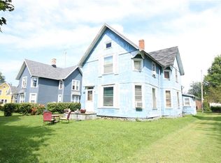 207 Lincoln Dr, Port Clinton, OH 43452