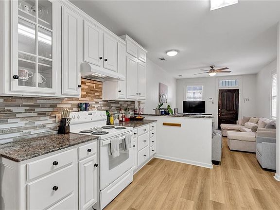 2nd image of 3605-07 Calhoun St