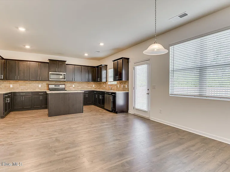 1147 Sims Dr — Photo 14