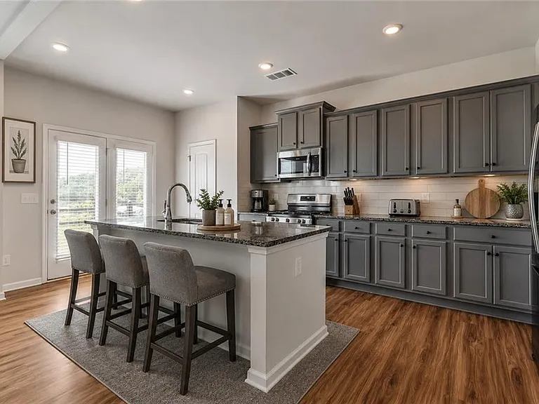 118 Briarwood Dr E — Photo 10