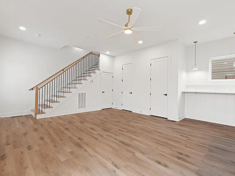 1818 Dr Db Todd Jr Blvd #C — Photo 8