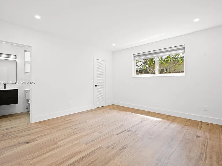 5421 Buchanan St — Photo 29