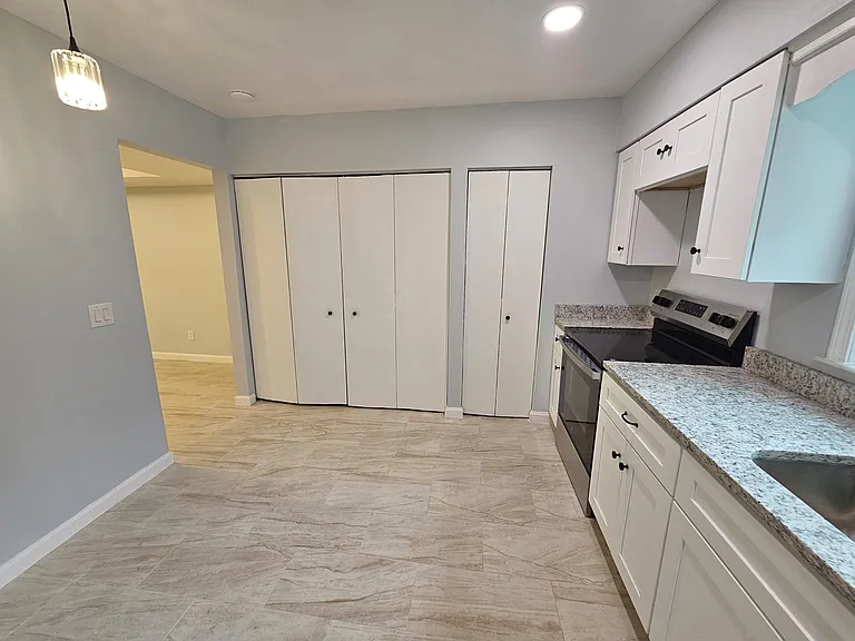 35 Summercreek Dr — Photo 7