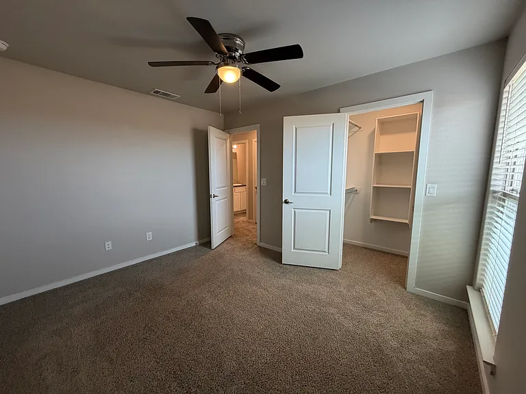 10424 Xenia Ave — Photo 15