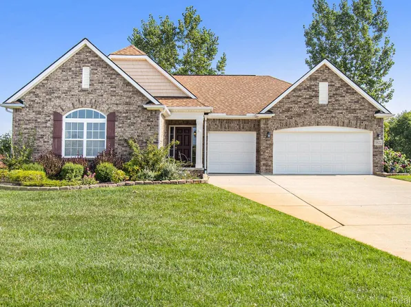 1622 Sandra Dr, Highland, MI 48357