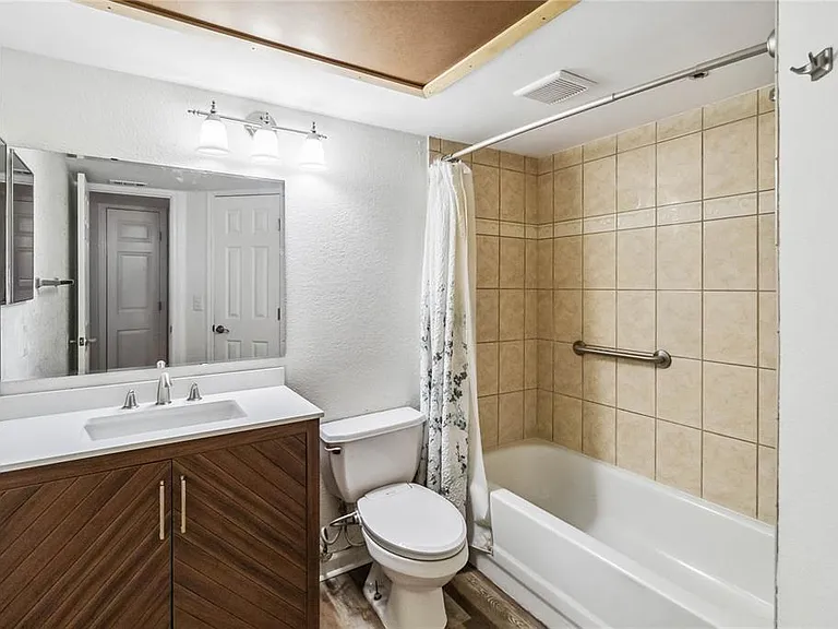320 Black Oak Ct #107 — Photo 24