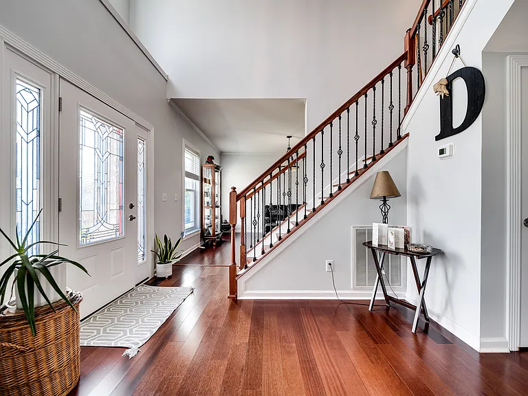 138 Grove Ln S — Photo 8
