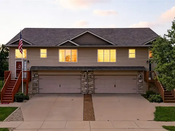 105 N Park Ridge Rd, North Liberty, IA 52317