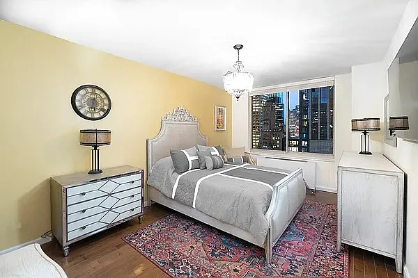 Rented by LEVEN Real Estate | media 4