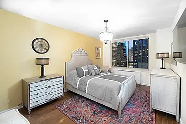 Rented by LEVEN Real Estate