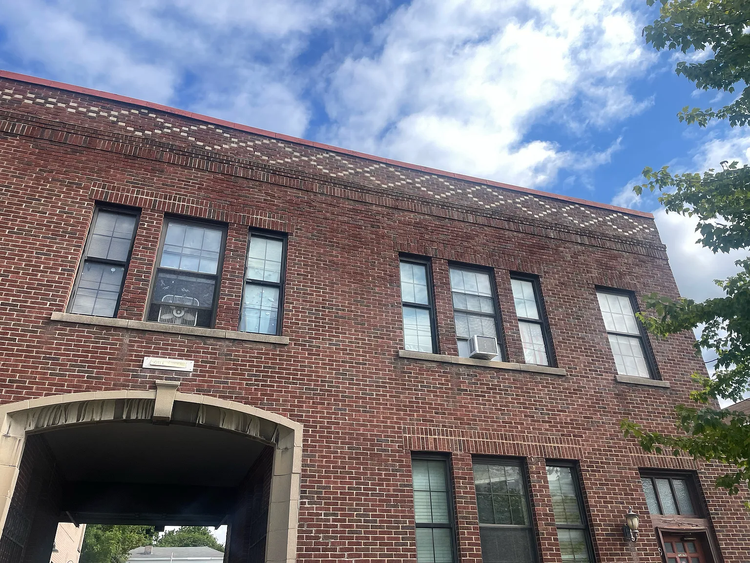 2 bed, 1200 sqft, $1,300 — Photo 1