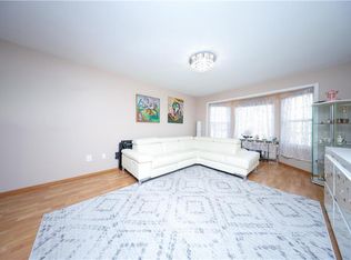 30 Conference Ct, Staten Island, NY 10307