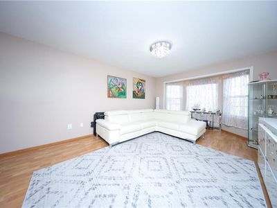 30 Conference Ct, Staten Island, NY, 10307
