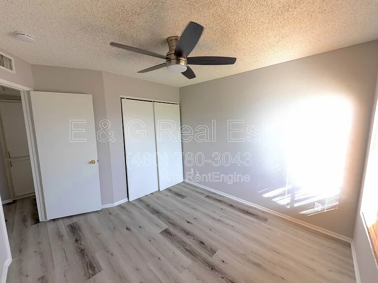 10713 W Campbell Ave — Photo 21