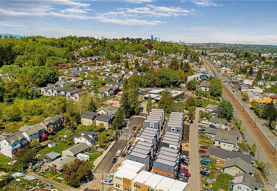 5936 36th Ave S #F, Seattle, WA 98118 | Zillow