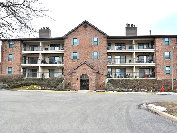 641 Hapsfield Ln APT 207, Buffalo Grove, IL 60089