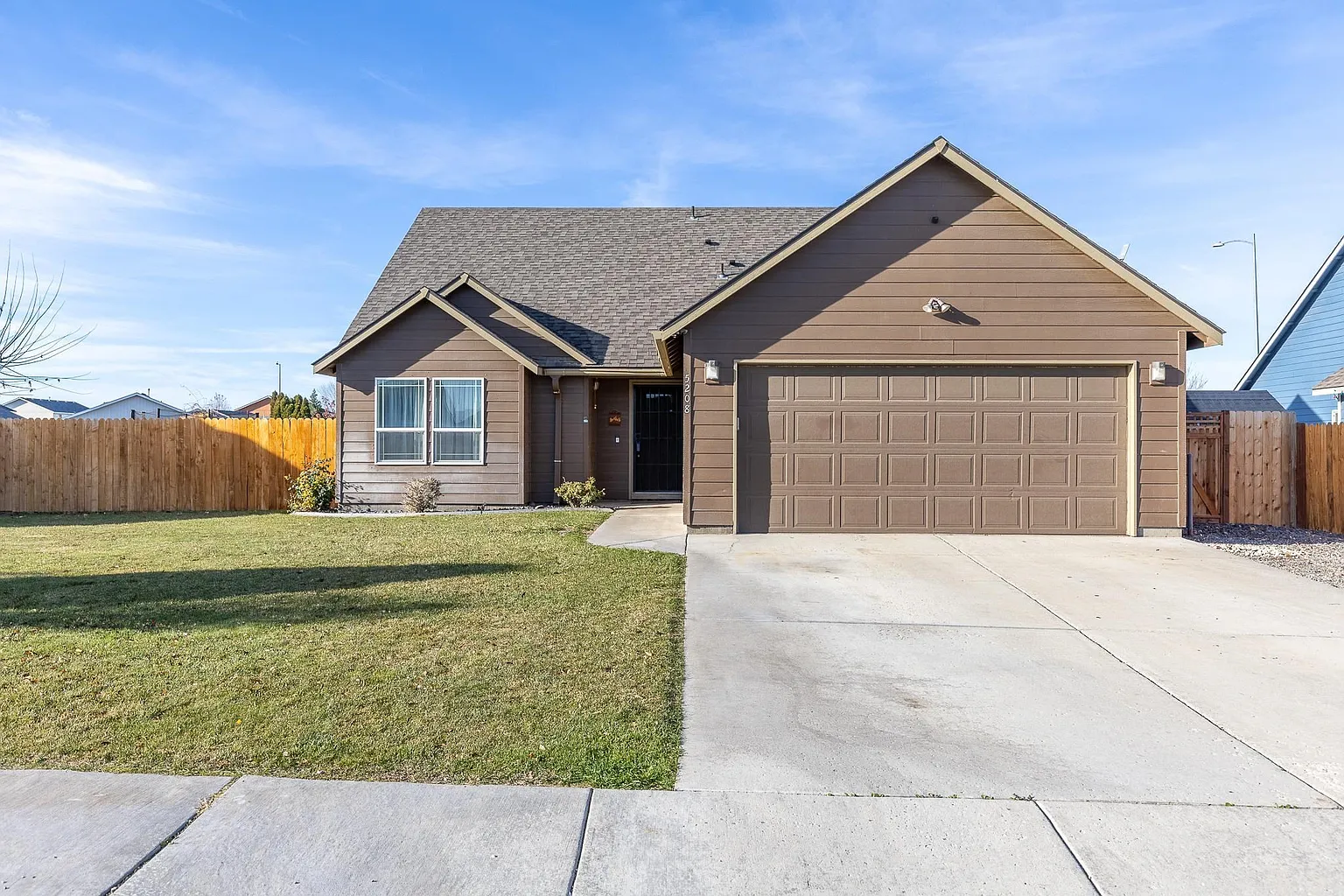 5208 Cleveland Ln photo 1