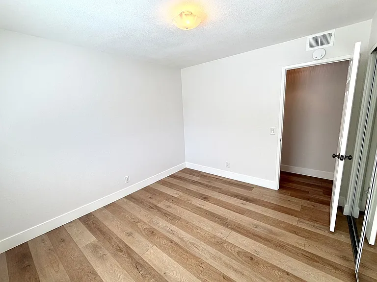 1345 Sunrise Cir N — Photo 15