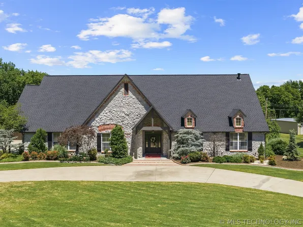 227 Meadow Rd, Ardmore, OK 73401
