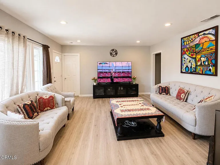 7330 Satsuma Ave — Photo 15