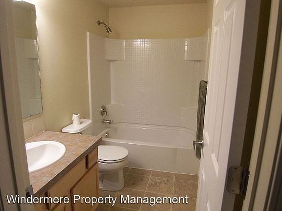 5th image of 1935 Melrose St APT 102