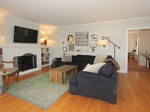 5th image of 1004 N Harvey Ave