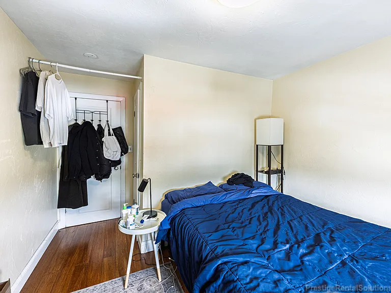 233 London St #3 — Photo 12