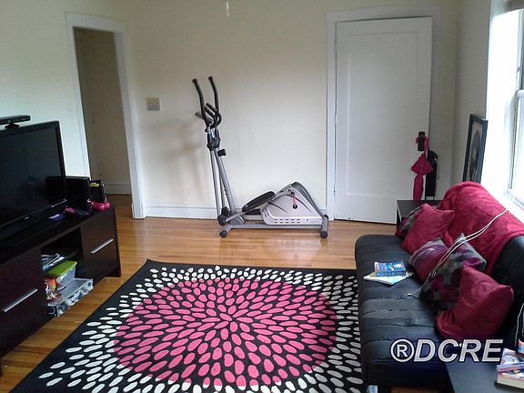2nd image of 1553 W Fargo Ave APT 1P