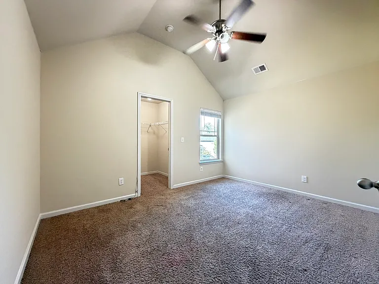 209 Emporia Loop — Photo 34