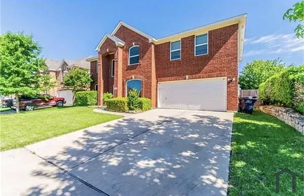 5 bed, 2534 sqft, $3,800 — Photo 2