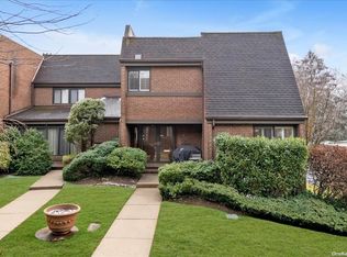 1 Spring Hollow Road, Roslyn, NY 11576