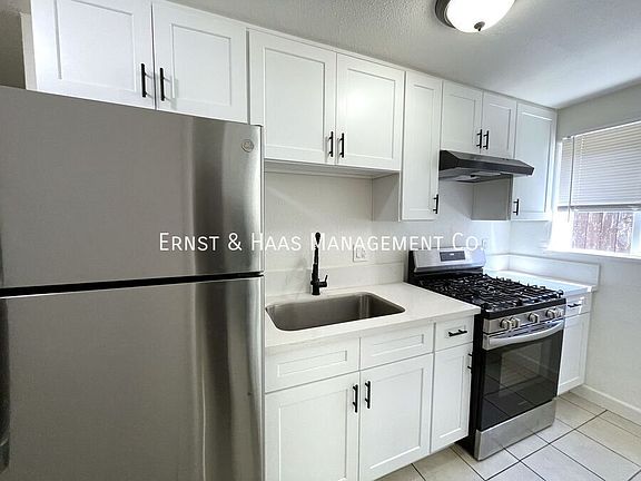 3rd image of 313 E Market St APT C