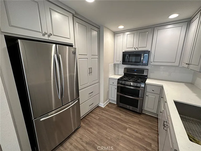 119 S Glassell St #B — Photo 31
