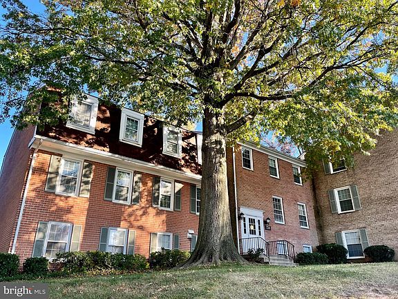 2nd image of 724 Quince Orchard Blvd APT 101