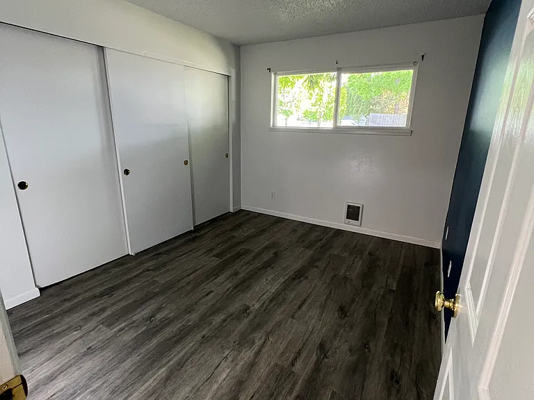 21541 SW Sherwood Blvd — Photo 6
