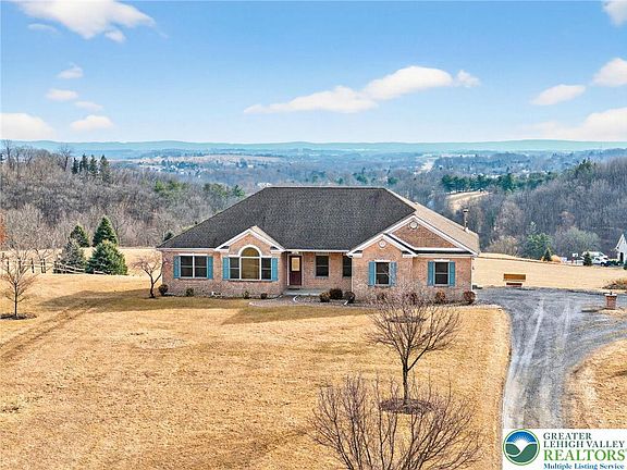 5th image of 3338 Spring Valley Rd