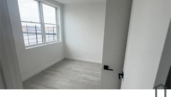 2783 Webb Ave #5A — Photo 5