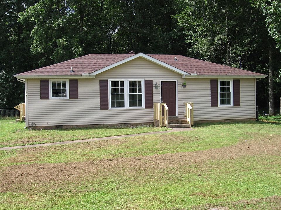 1st image of 600 Fairfield Dr