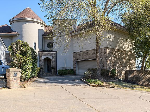 2nd image of 7 Lake Point Pl