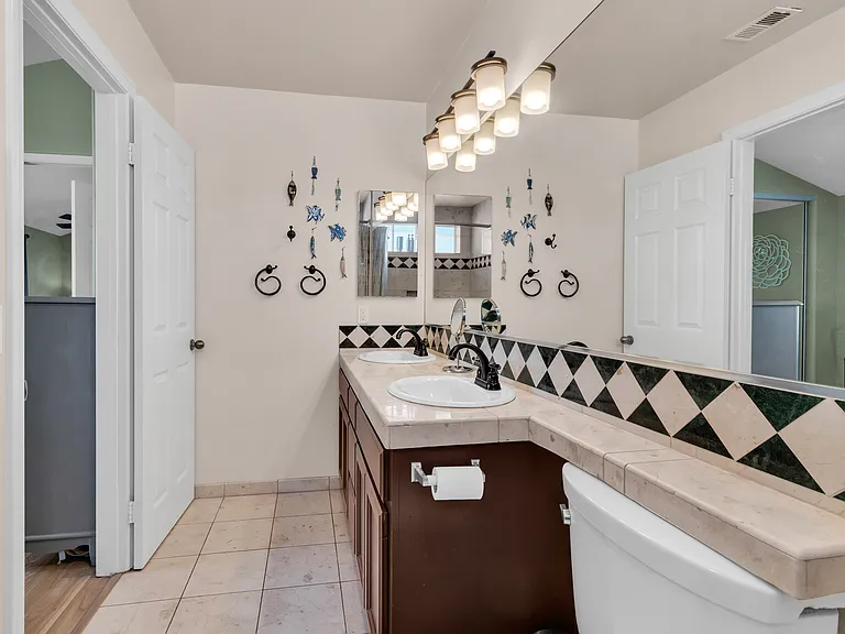 1553 Fortuna Ave — Photo 20
