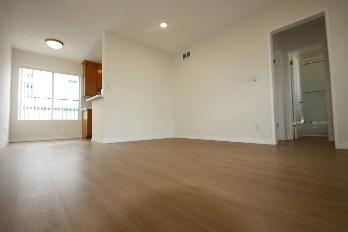 Building Photo - 3710 Glendon Ave #4
