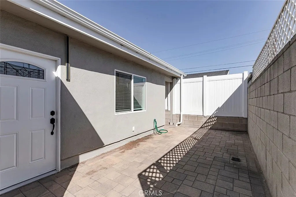 1 bed, 500 sqft, $2,100 — Photo 1