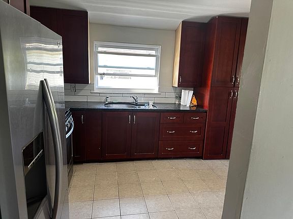 4th image of 62 Logan Ave #2