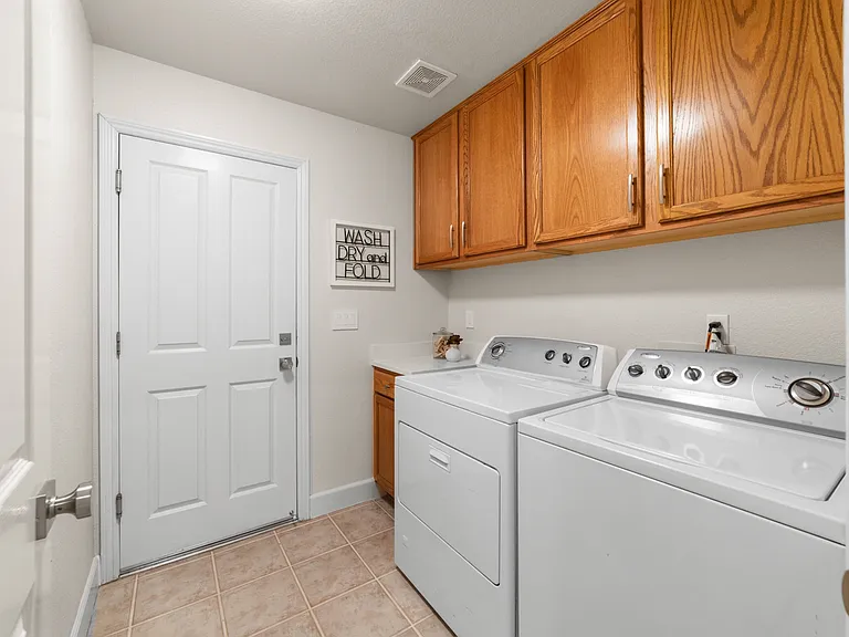 4710 Freno Way — Photo 10