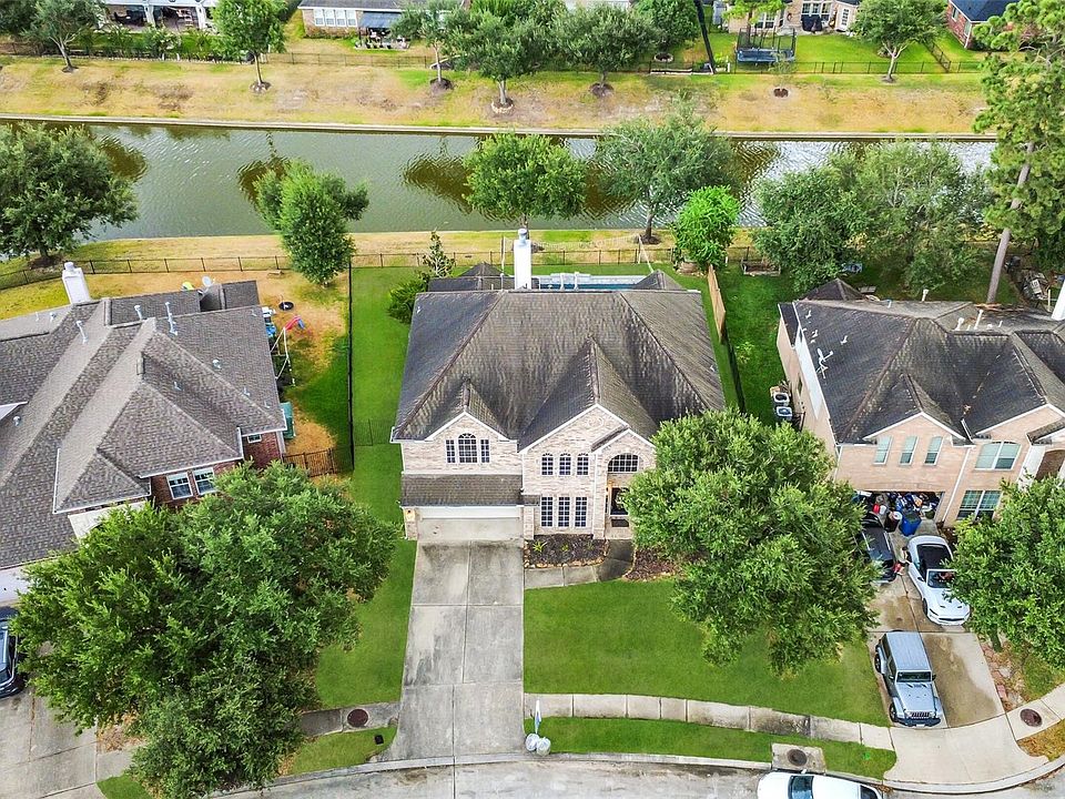 1st image of 30214 Vinebriar Dr