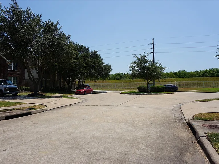 8123 Buffalo Springs Ct — Photo 34