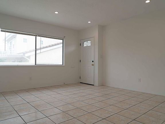 2nd image of 141 Marguerita Ave APT B