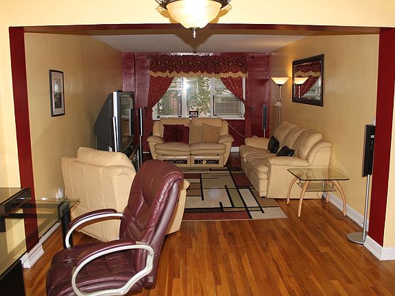 3rd image of 480 Riverdale Ave APT 5R