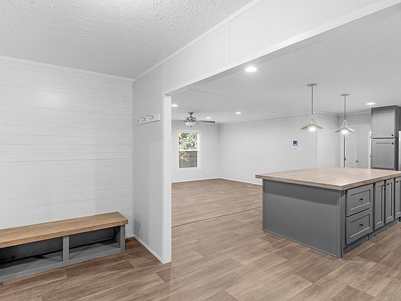 3rd image of 115 Gregory Ln